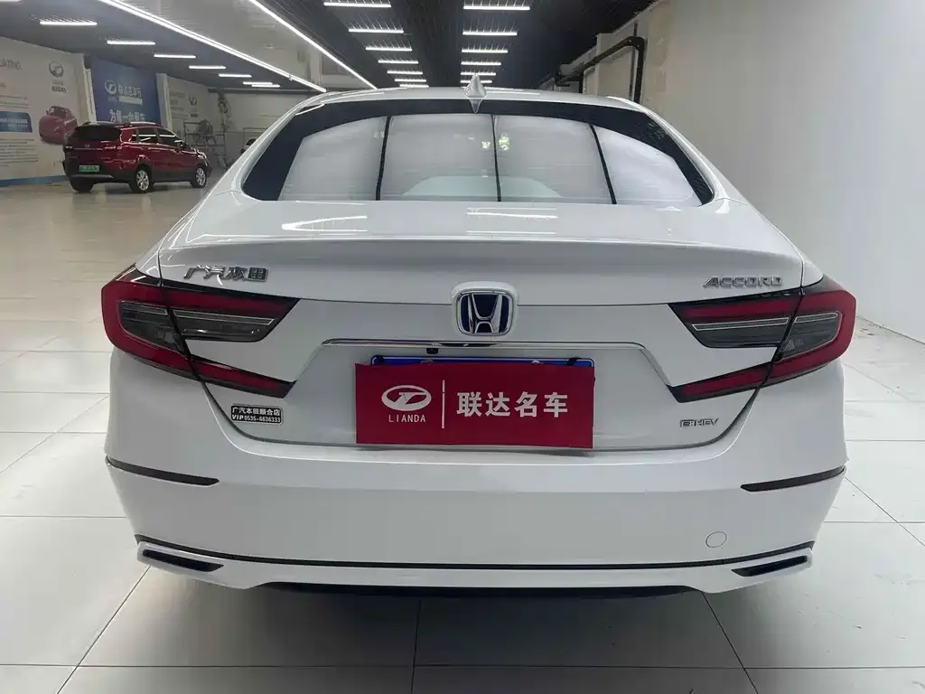 Honda Accord — фото 8