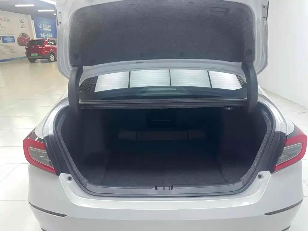 Honda Accord — фото 10