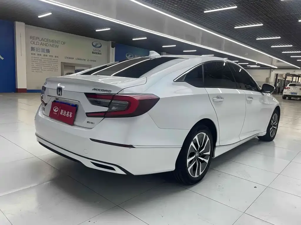 Honda Accord — фото 6