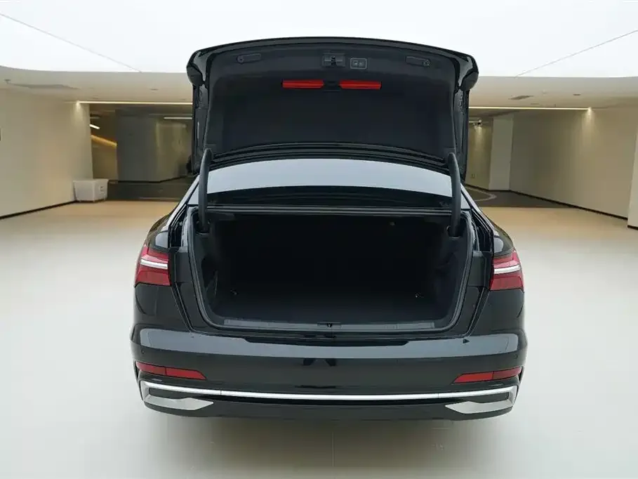 Audi A6L 2024 из CN, фото 9