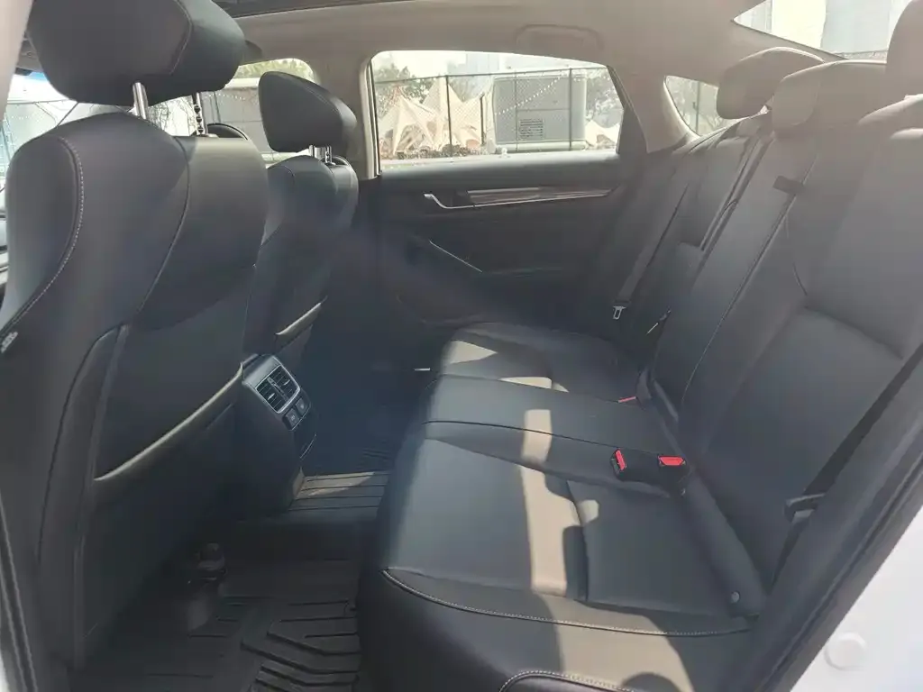 Honda Accord 2023 из CN, фото 2