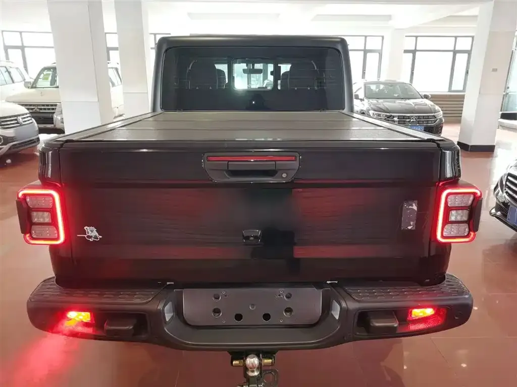 Jeep Gladiator 2023 из CN, фото 2