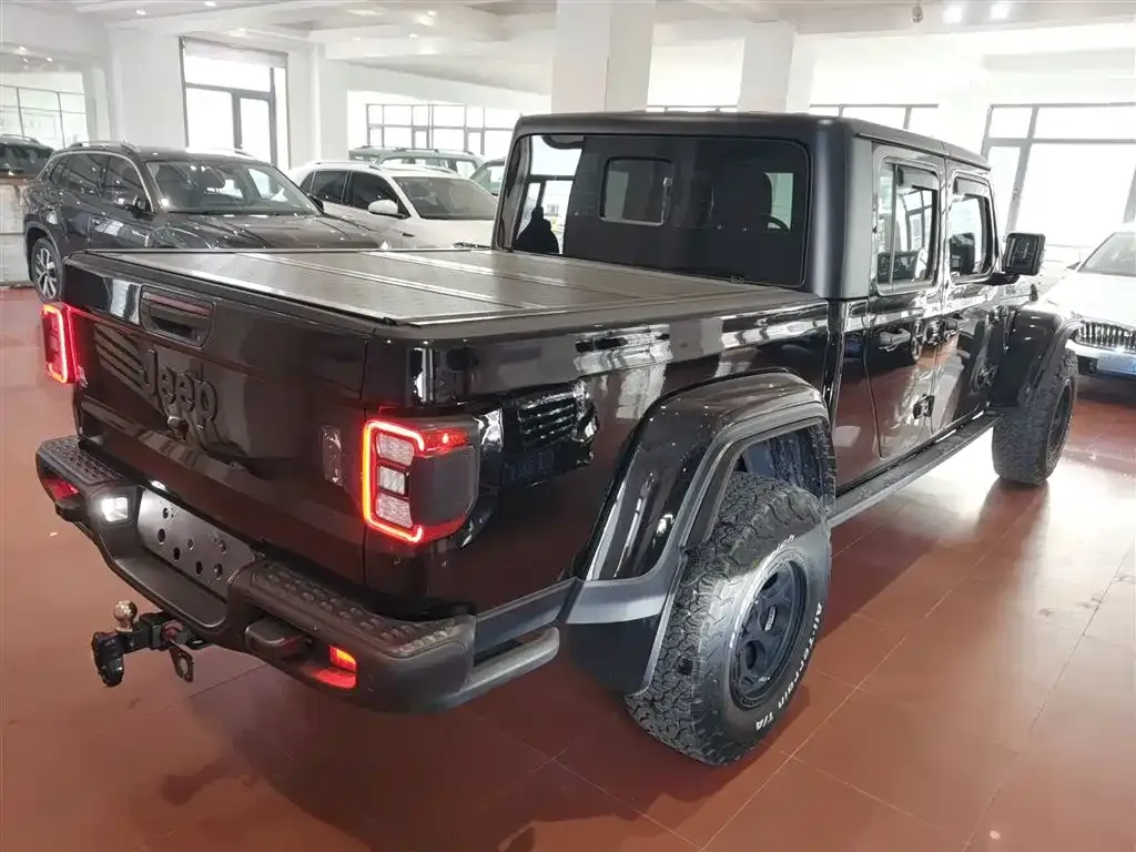 Jeep Gladiator 2023 из CN, фото 3