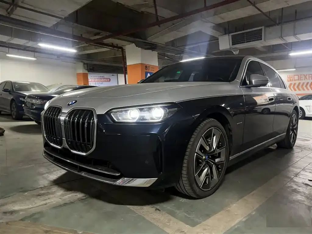 BMW i7 2023 из CN, фото 1
