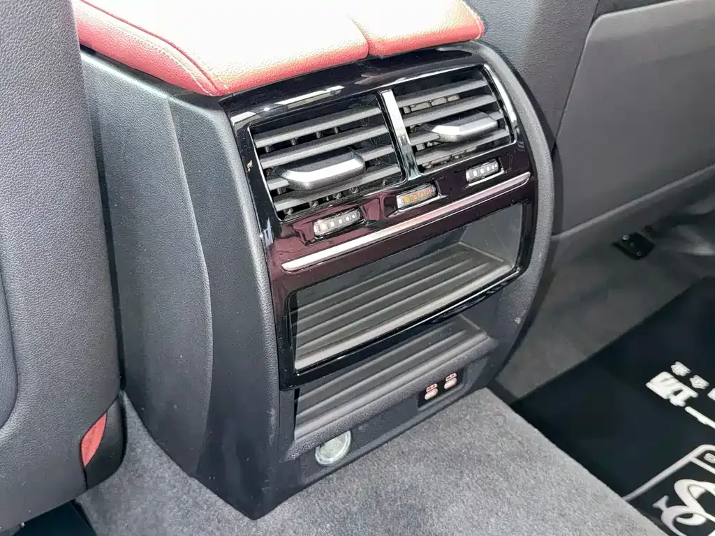 BMW 5 Series 2021 из CN, фото 8