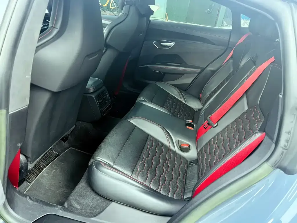 Audi RS e-tron GT 2023 из CN, фото 7