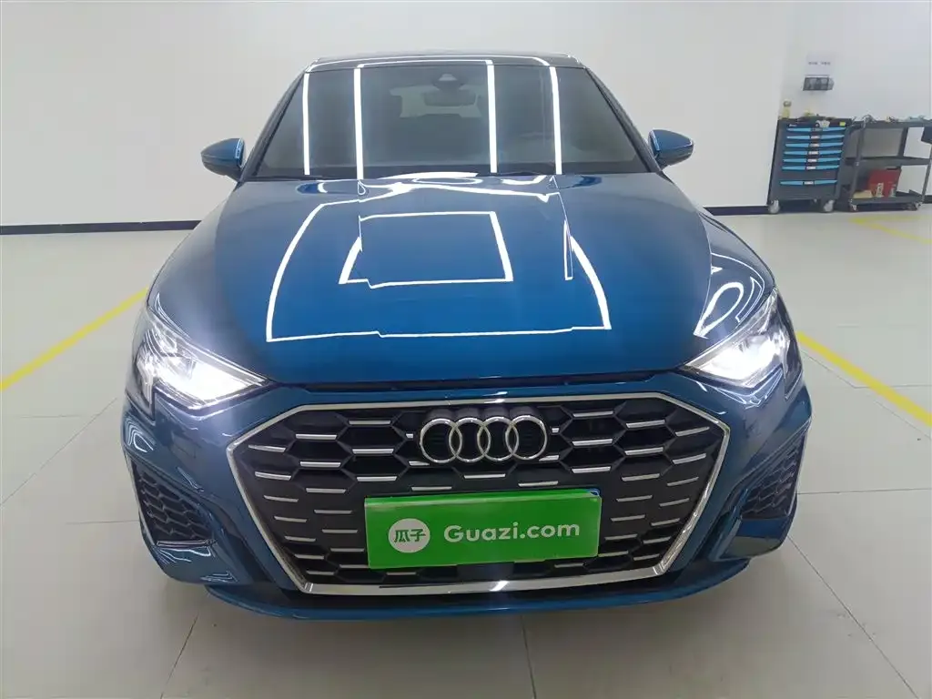 Audi A3 2023 из CN, фото 2