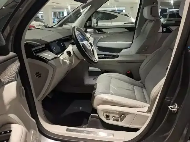 Volvo EM90 2024 из CN, фото 3