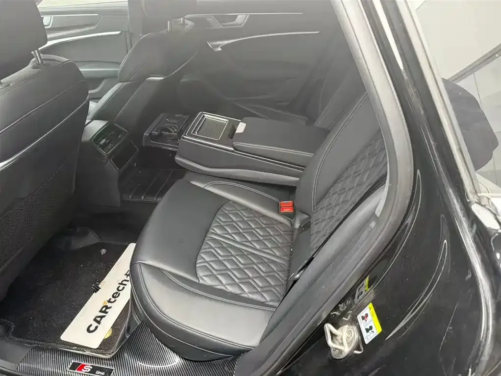 Audi A6L 2025 из CN, фото 6