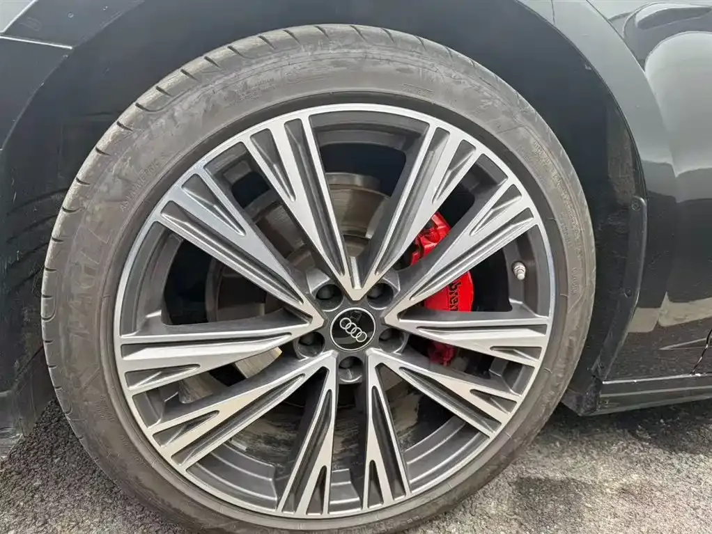 Audi A6L 2025 из CN, фото 4