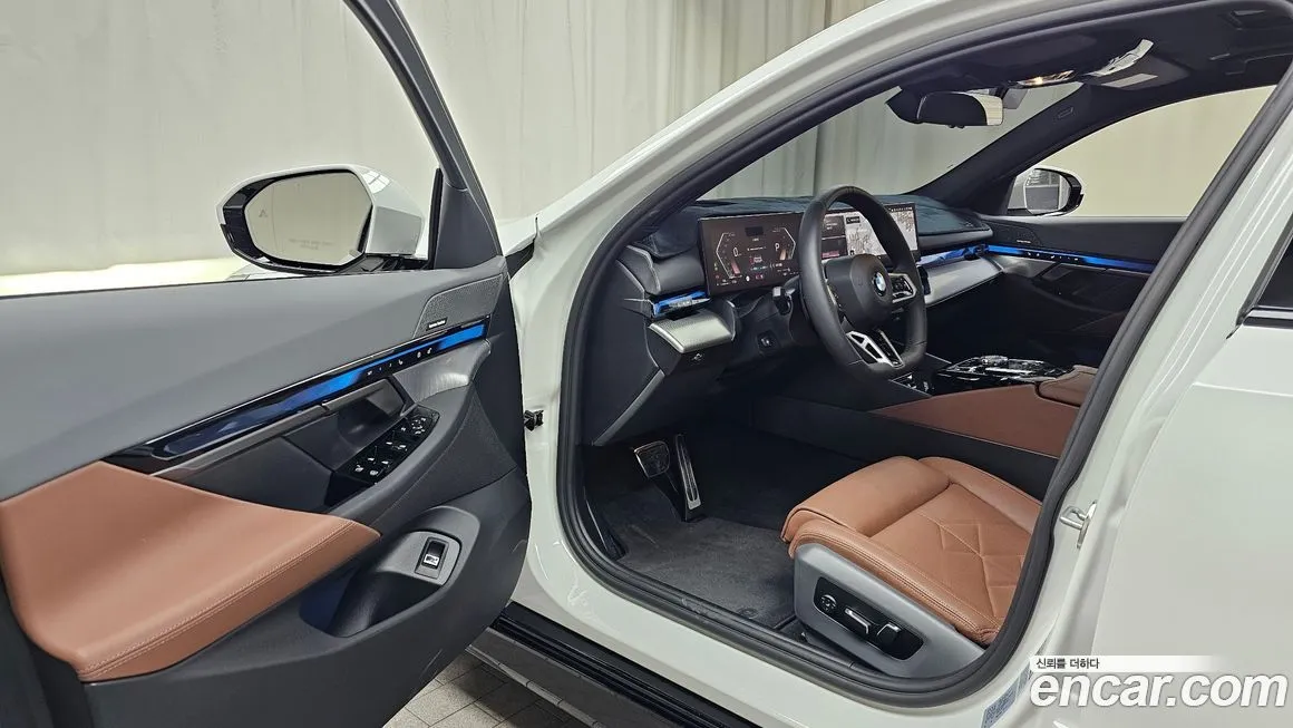 BMW 5-Series 2025 из KR, фото 10