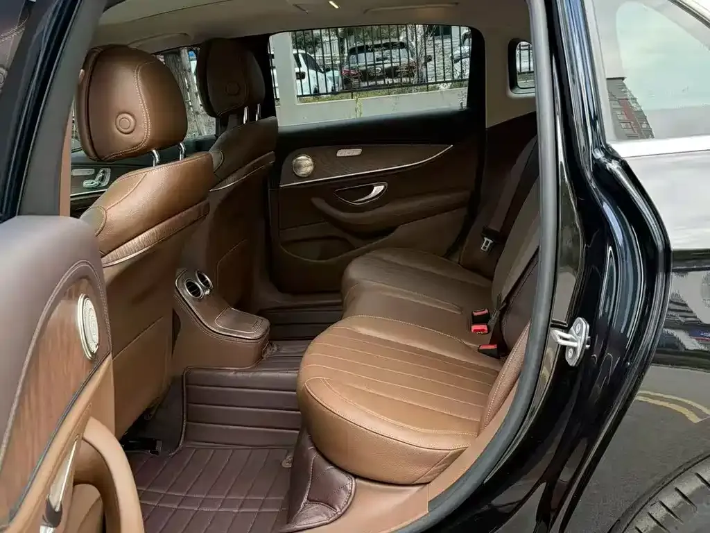Mercedes-Benz E-Class 2022 из CN, фото 2