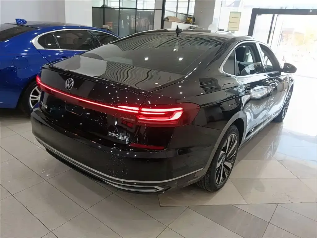 Volkswagen Passat 2022 из CN, фото 10