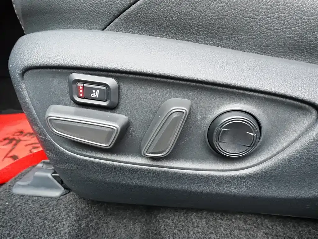 Toyota Wildlander 2023 из CN, фото 9