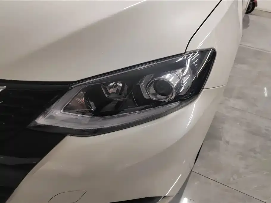 Nissan Tiida 2022 из CN, фото 5