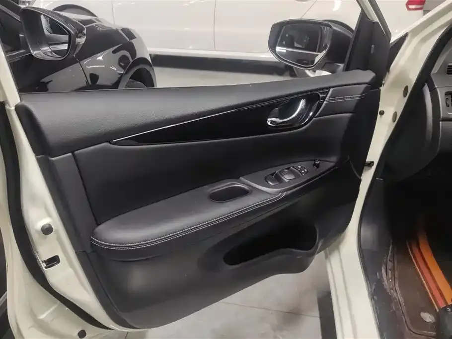 Nissan Tiida 2022 из CN, фото 6