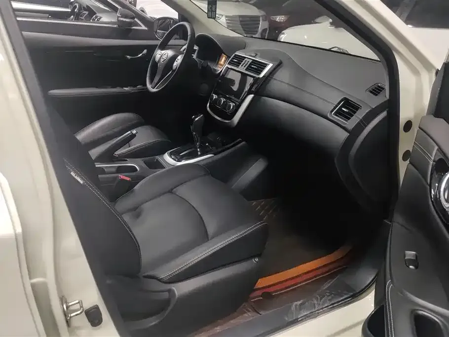 Nissan Tiida 2022 из CN, фото 10