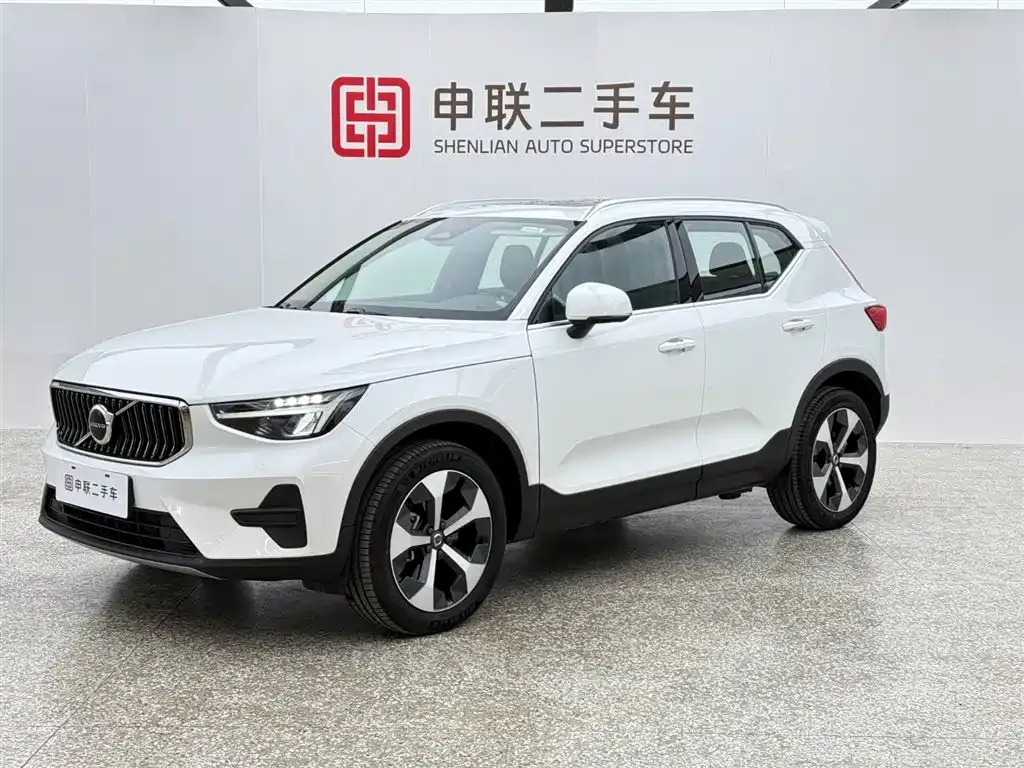 Volvo XC40 2024 из CN, фото 1