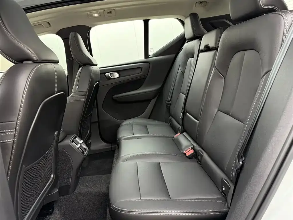 Volvo XC40 2024 из CN, фото 5