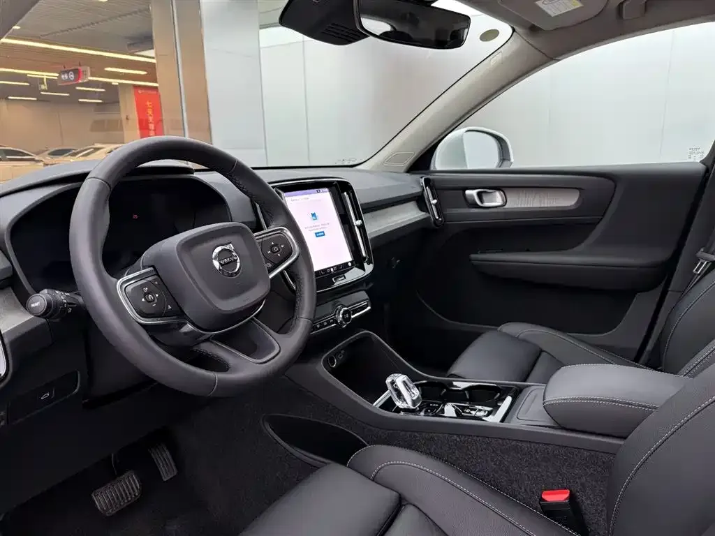 Volvo XC40 2024 из CN, фото 9
