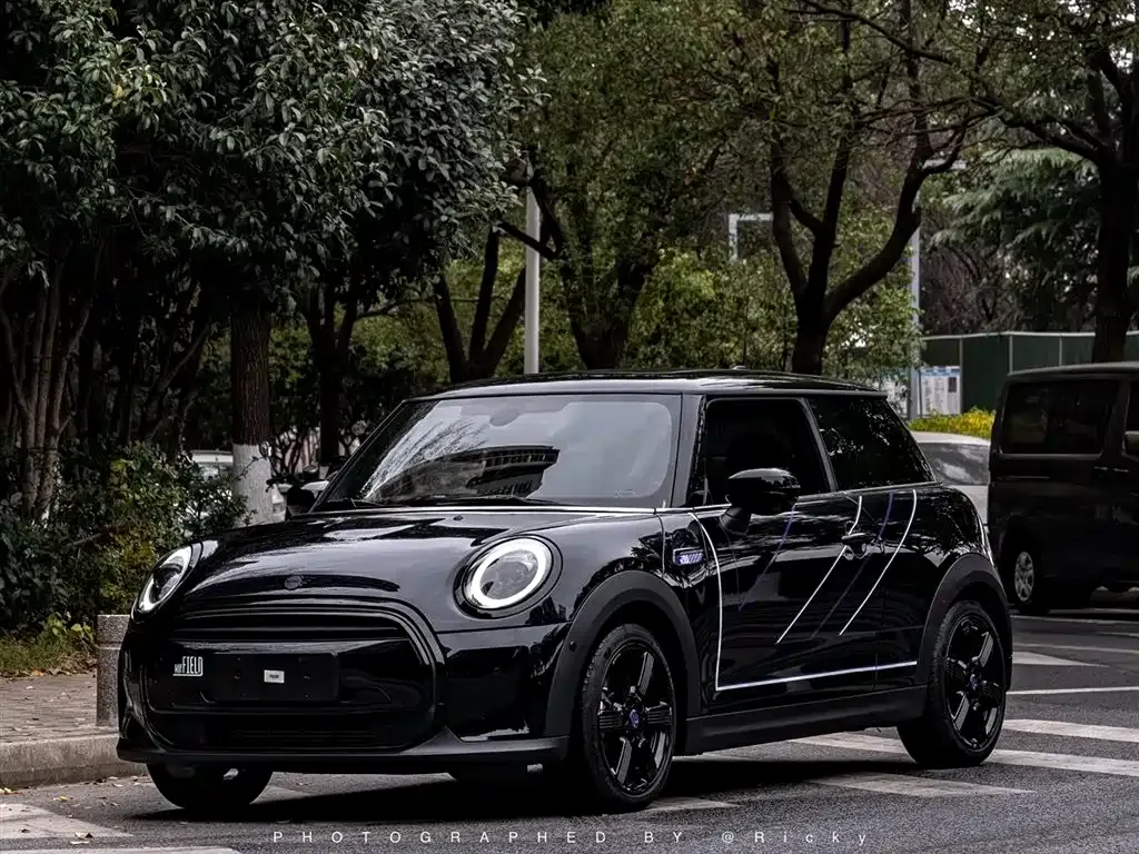 MINI Cooper (3-door) 2024 из CN, фото 1