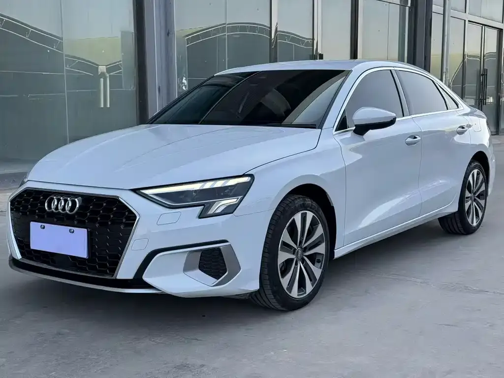 Audi A3 — фото 1
