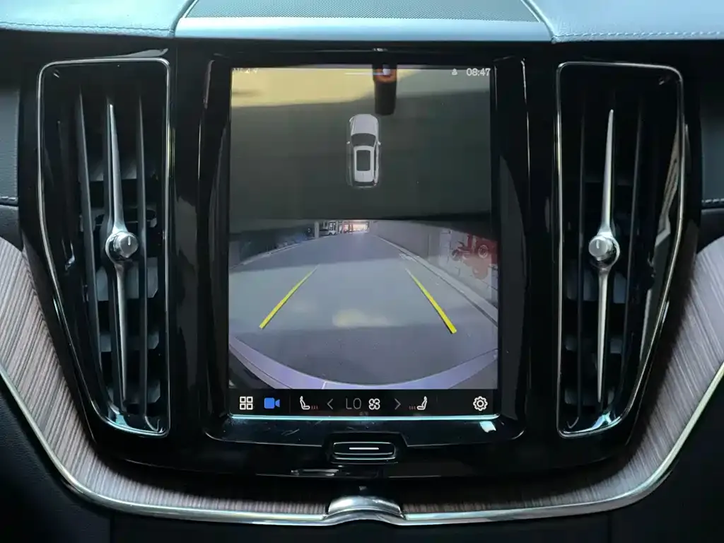 Volvo XC60 2022 из CN, фото 2