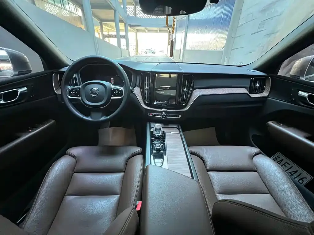 Volvo XC60 2022 из CN, фото 5