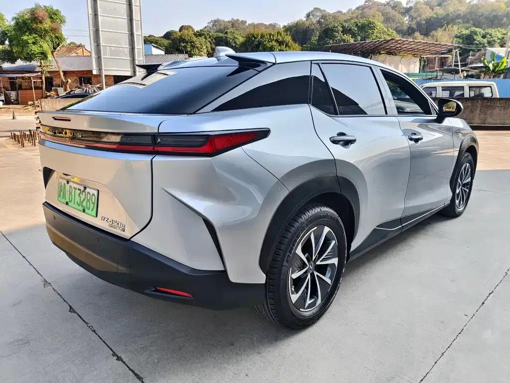 Lexus RZ — фото 8