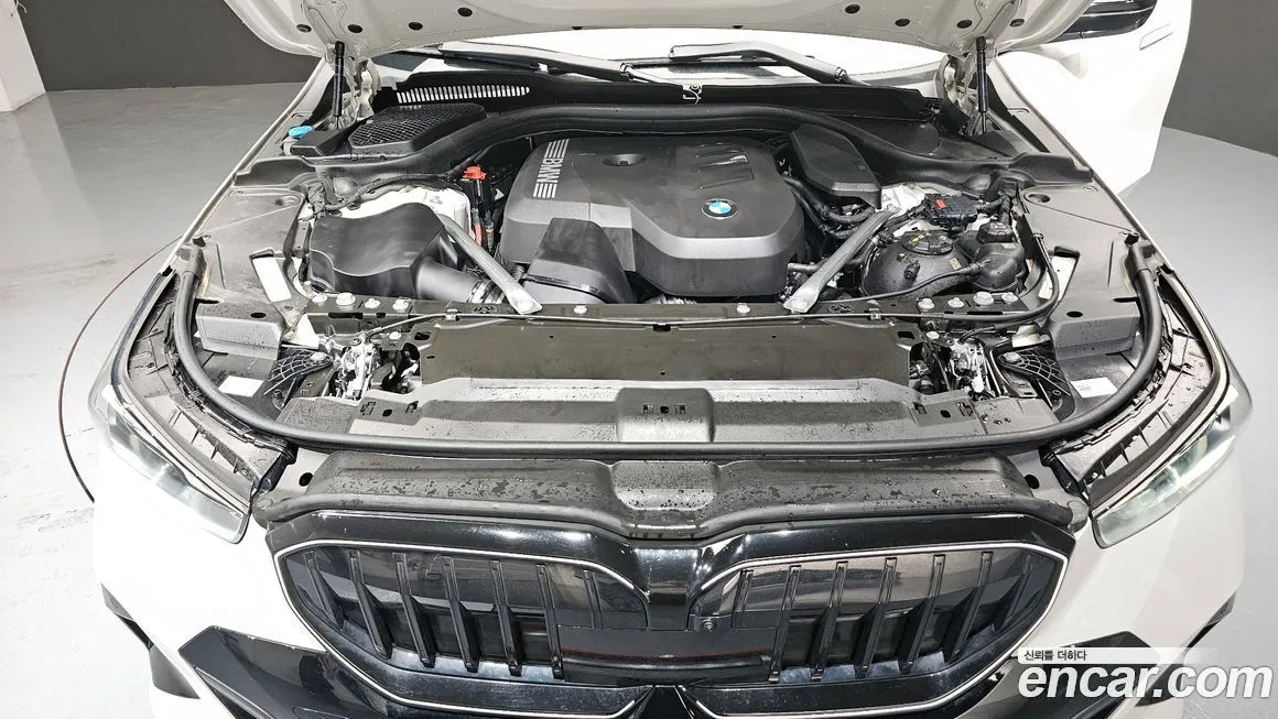 BMW 5-Series 2025 из KR, фото 8