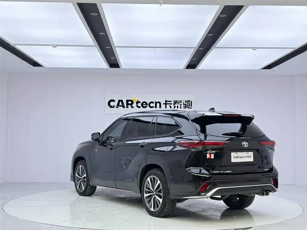 Toyota Crown Kluger 2024 из CN, фото 2