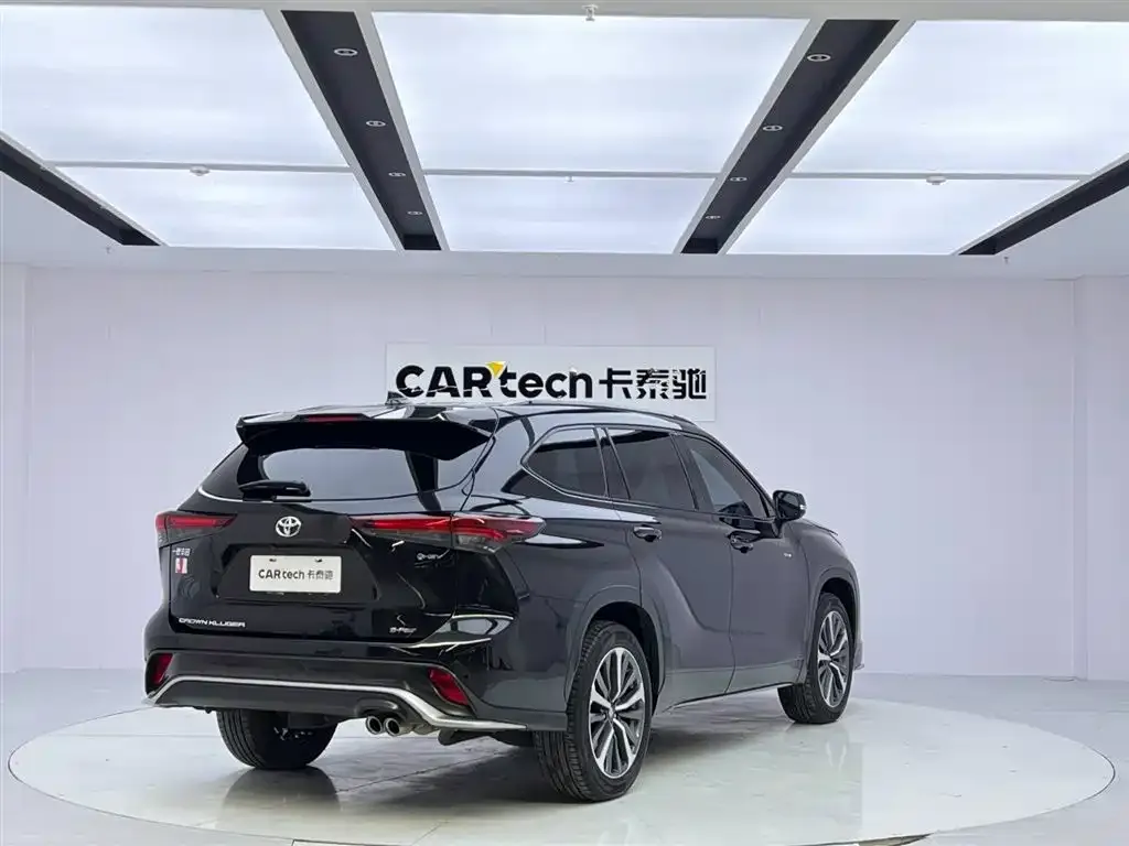 Toyota Crown Kluger 2024 из CN, фото 5