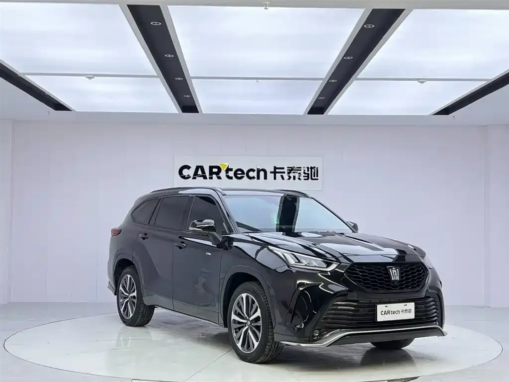 Toyota Crown Kluger 2024 из CN, фото 6