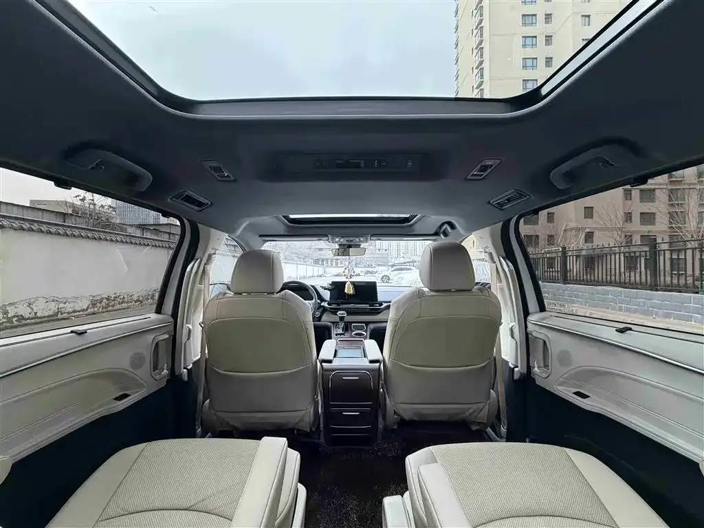 Toyota Granvia 2024 из CN, фото 6