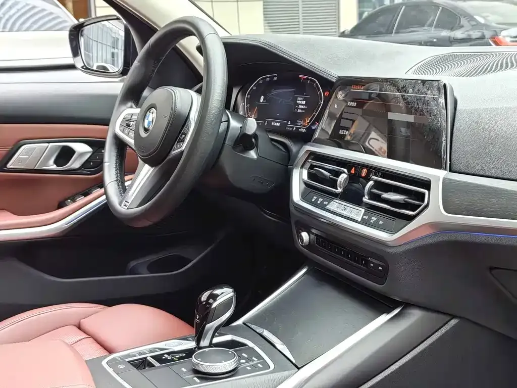 BMW 3 Series 2021 из CN, фото 2