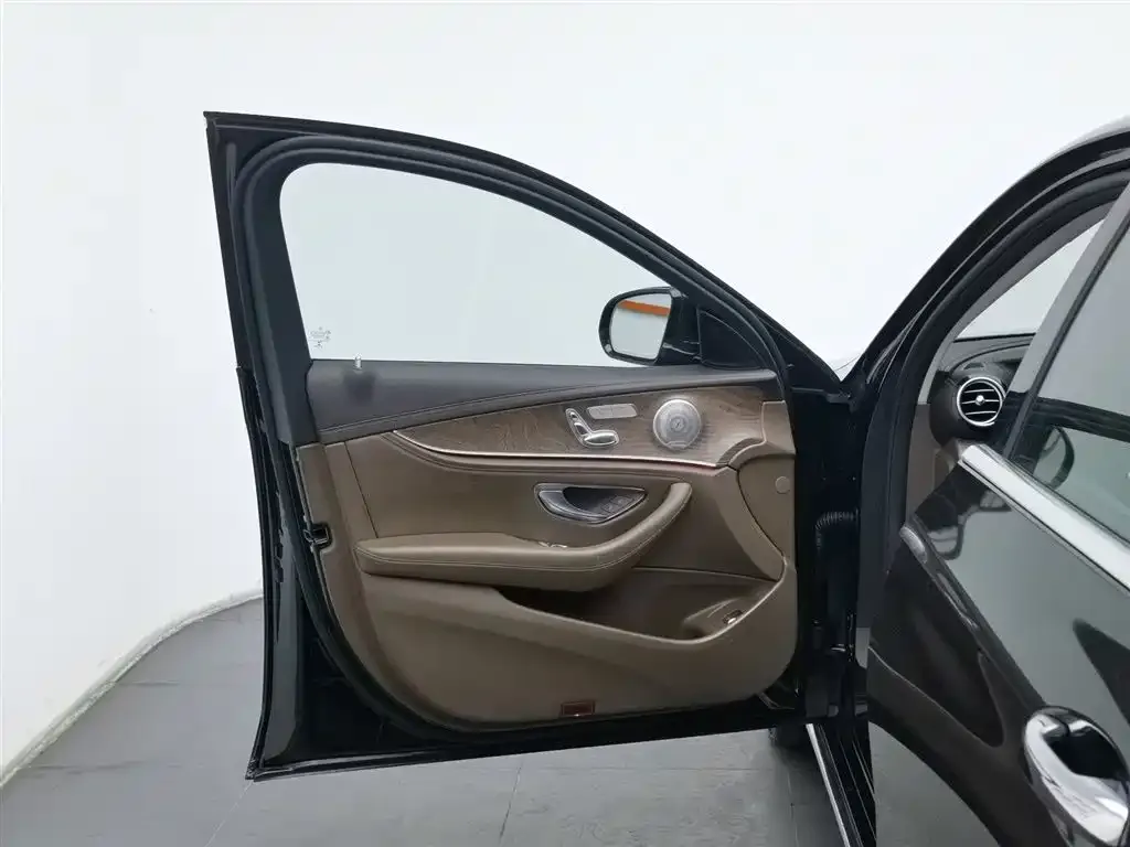 Mercedes-Benz E-Class 2022 из CN, фото 4