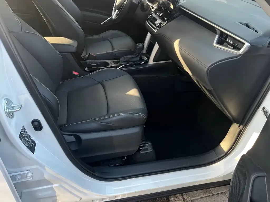 Toyota Frontlander 2023 из CN, фото 3
