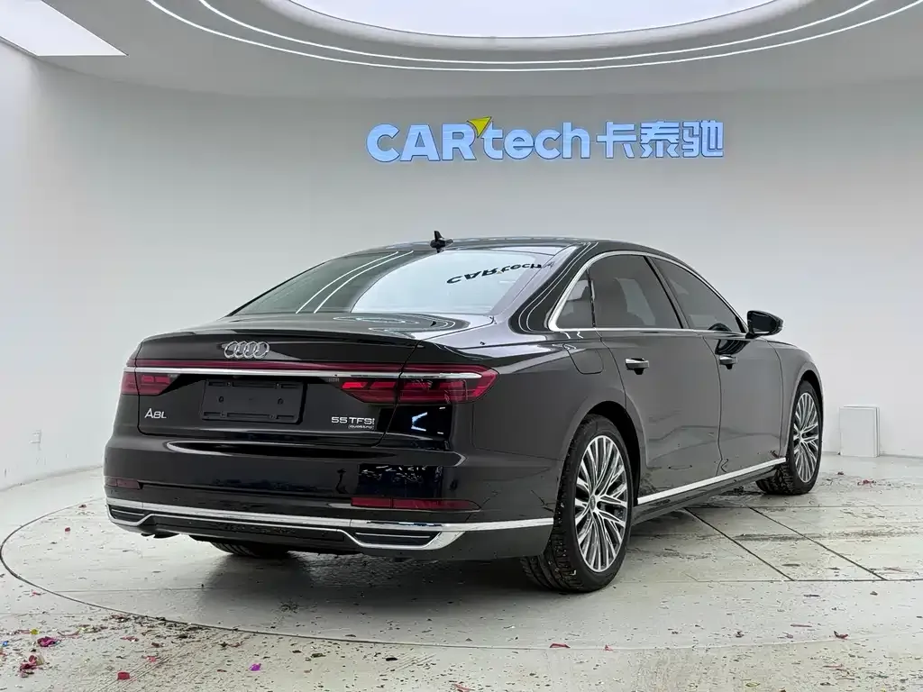 Audi A8 2022 из CN, фото 2