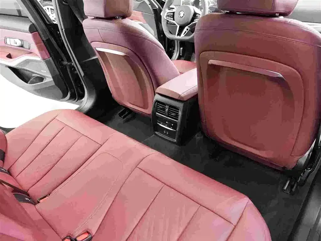 BMW 3 Series 2025 из CN, фото 10