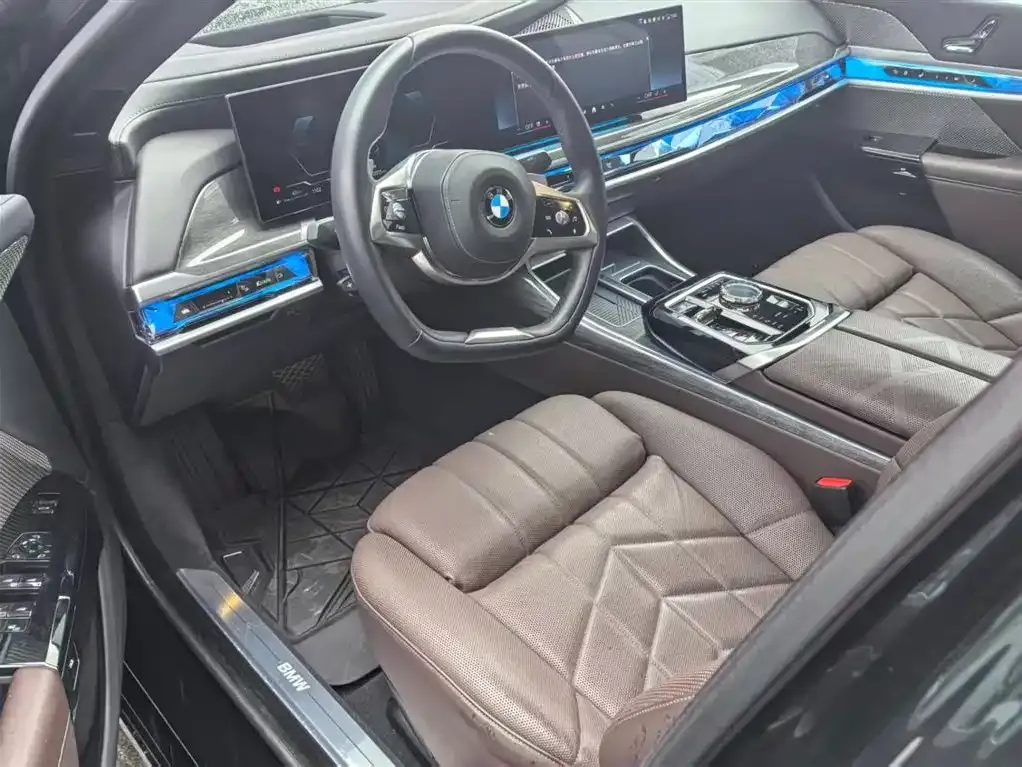 BMW 7 Series — фото 4