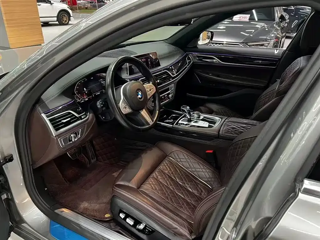 BMW 7 Series 2021 из CN, фото 3
