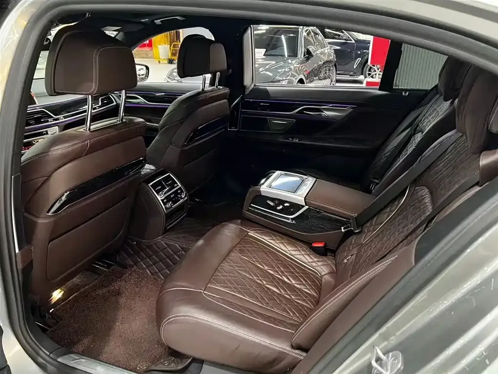 BMW 7 Series 2021 из CN, фото 7
