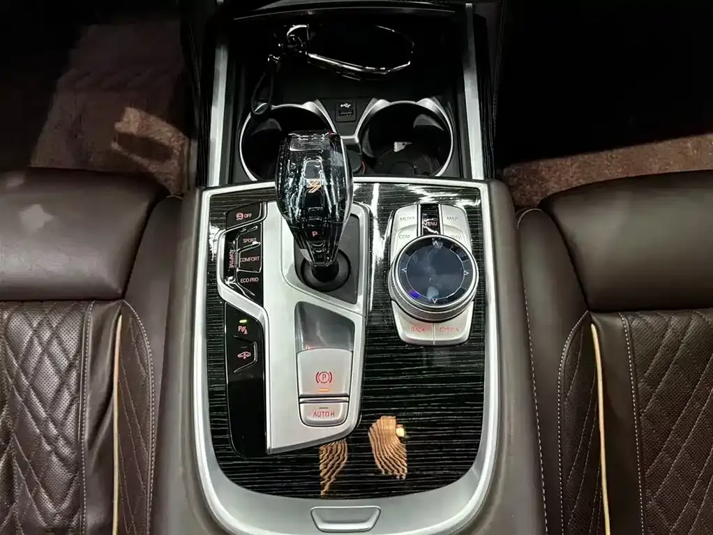 BMW 7 Series 2021 из CN, фото 8