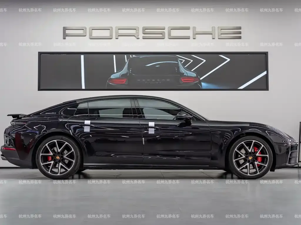 Porsche Panamera 2025 из CN, фото 2
