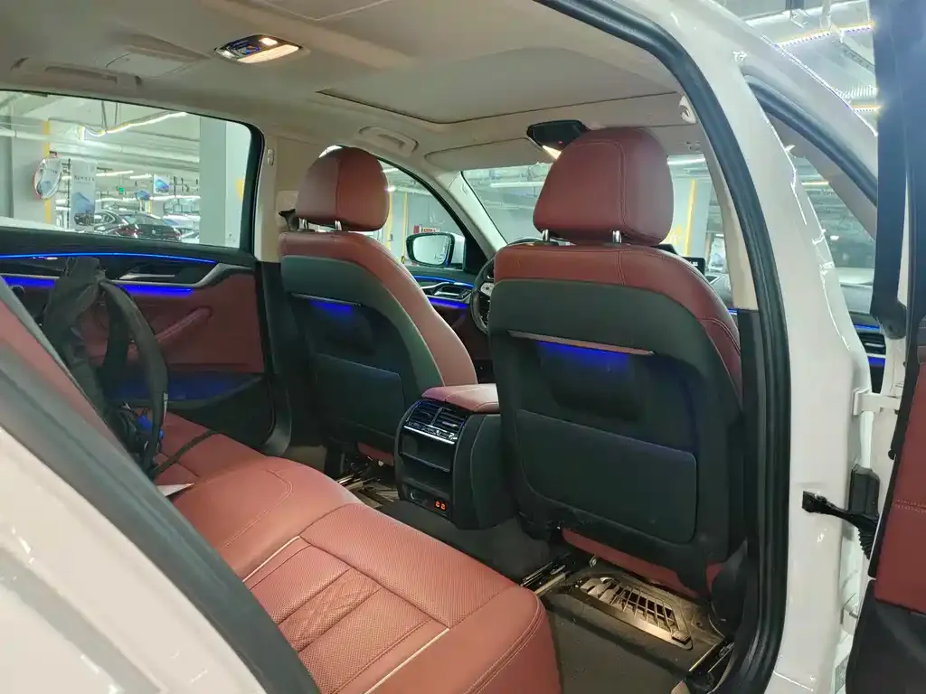 BMW 5 Series 2024 из CN, фото 3