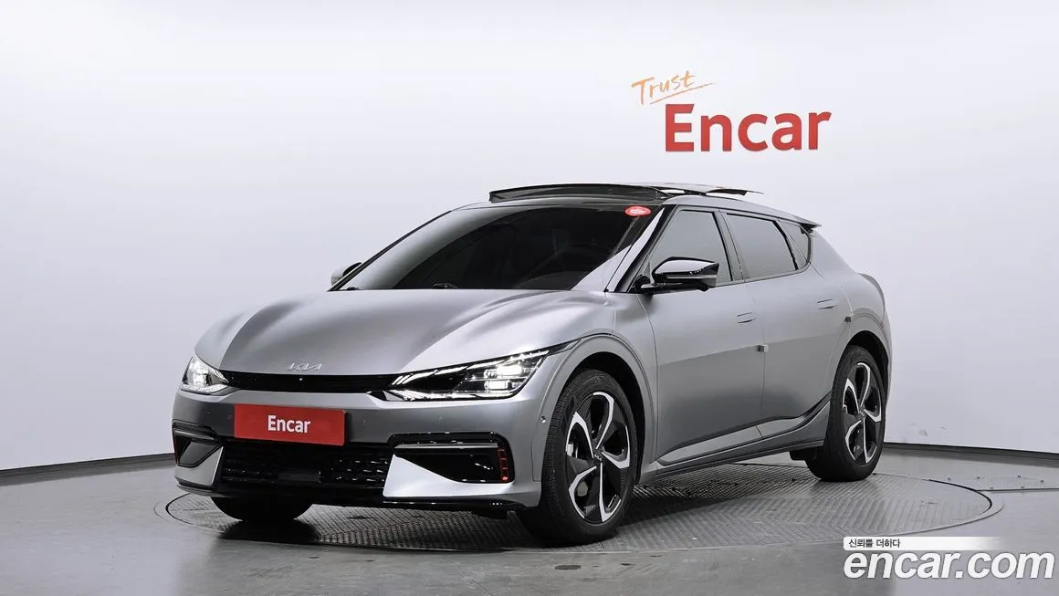 Kia EV6 — фото 1