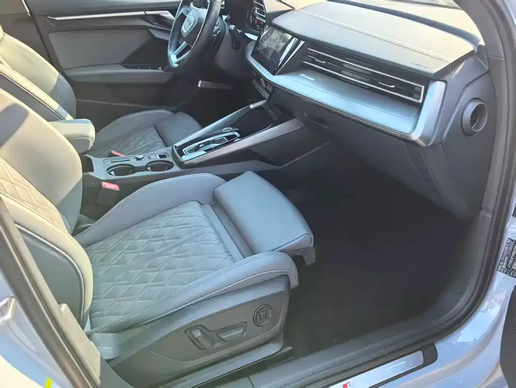 Audi A3 2024 из CN, фото 10