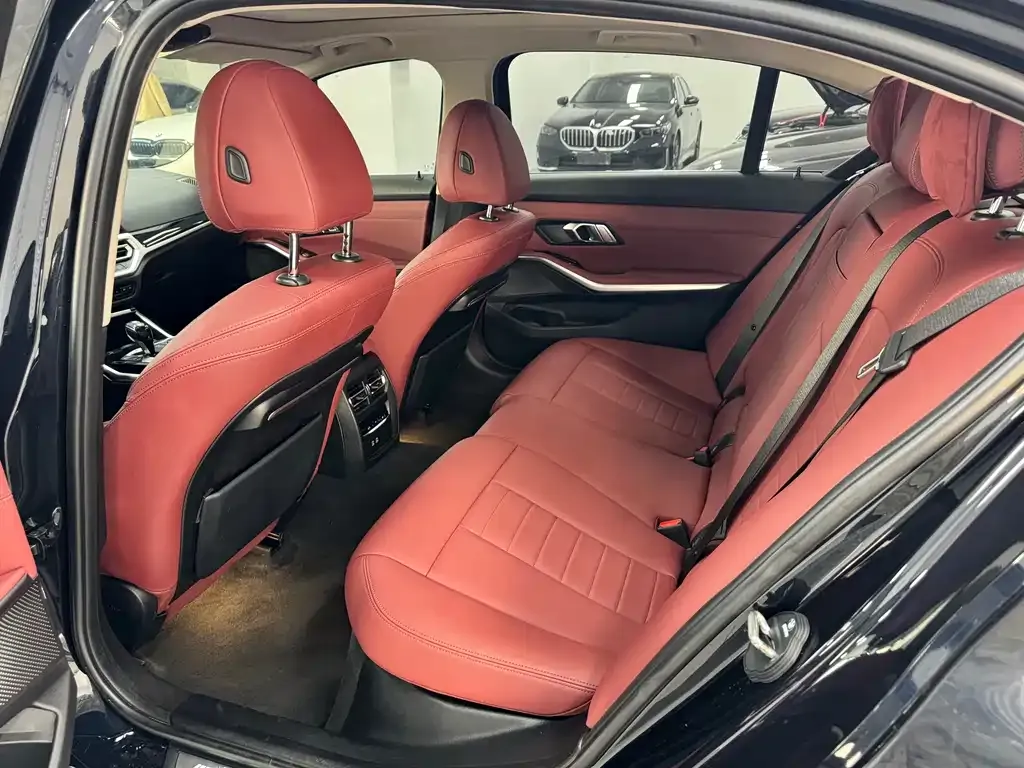 BMW 3 Series 2021 из CN, фото 3