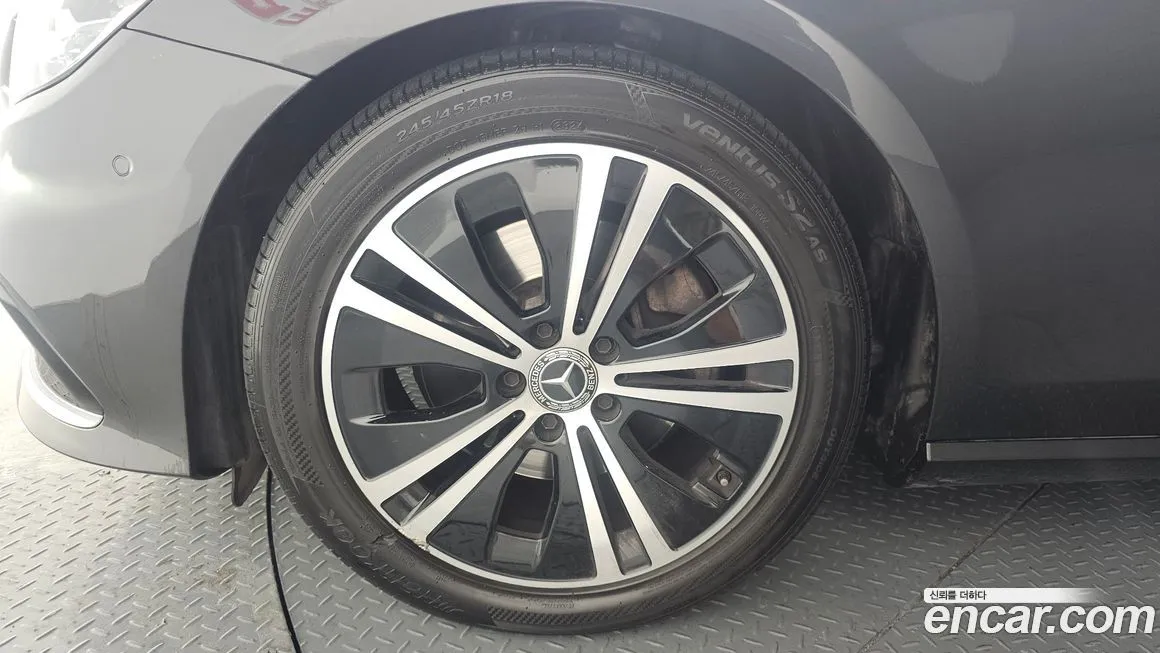 Mercedes-Benz E-Class 2021 из KR, фото 2