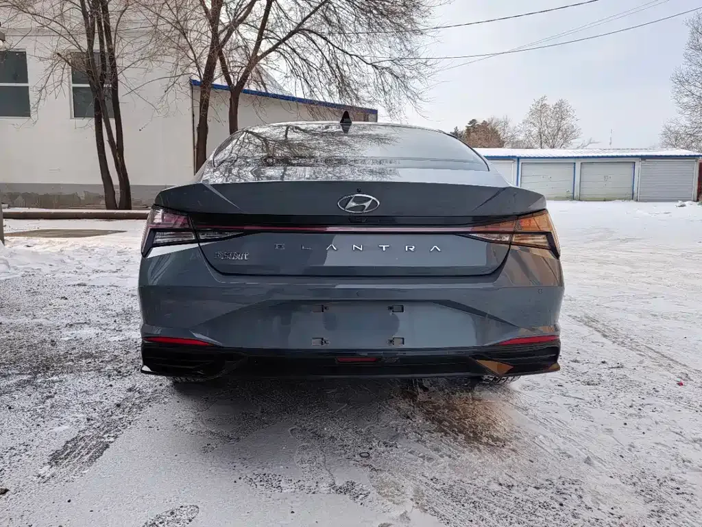 Hyundai Elantra 2022 из CN, фото 10